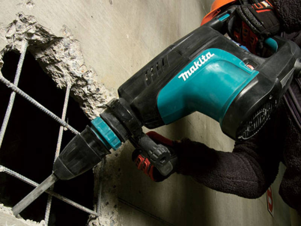 Отбойный молоток Makita HM 1203 C