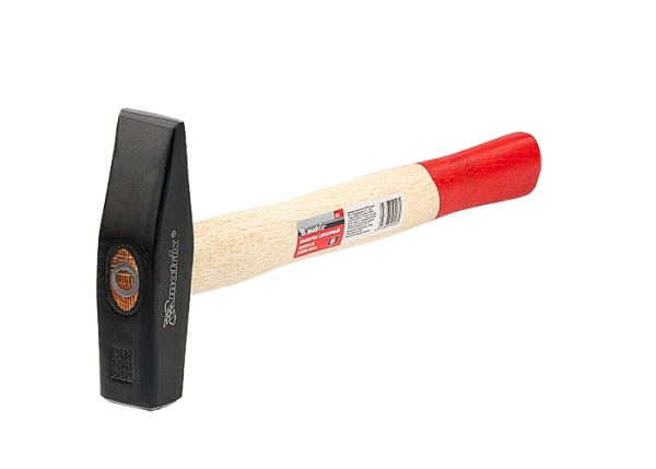 Молоток  600гр с дер.ручкой MATRIX 10233м